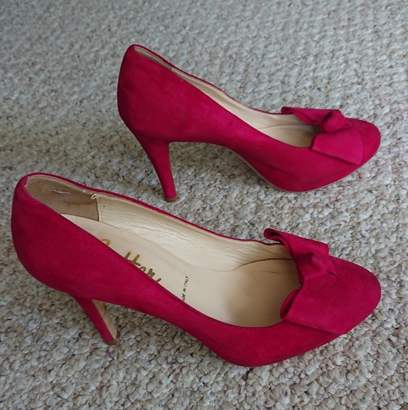 Butter Red suede leather Made in Italy with Bow Accent pump heels size 6.5 - Picture 1 of 13
